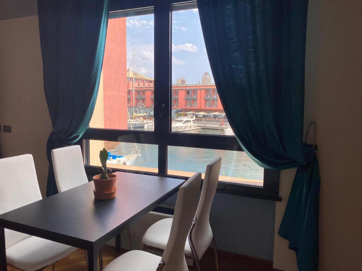 Le Finestre Sull'Acquario Apartment Genoa Bagian luar foto