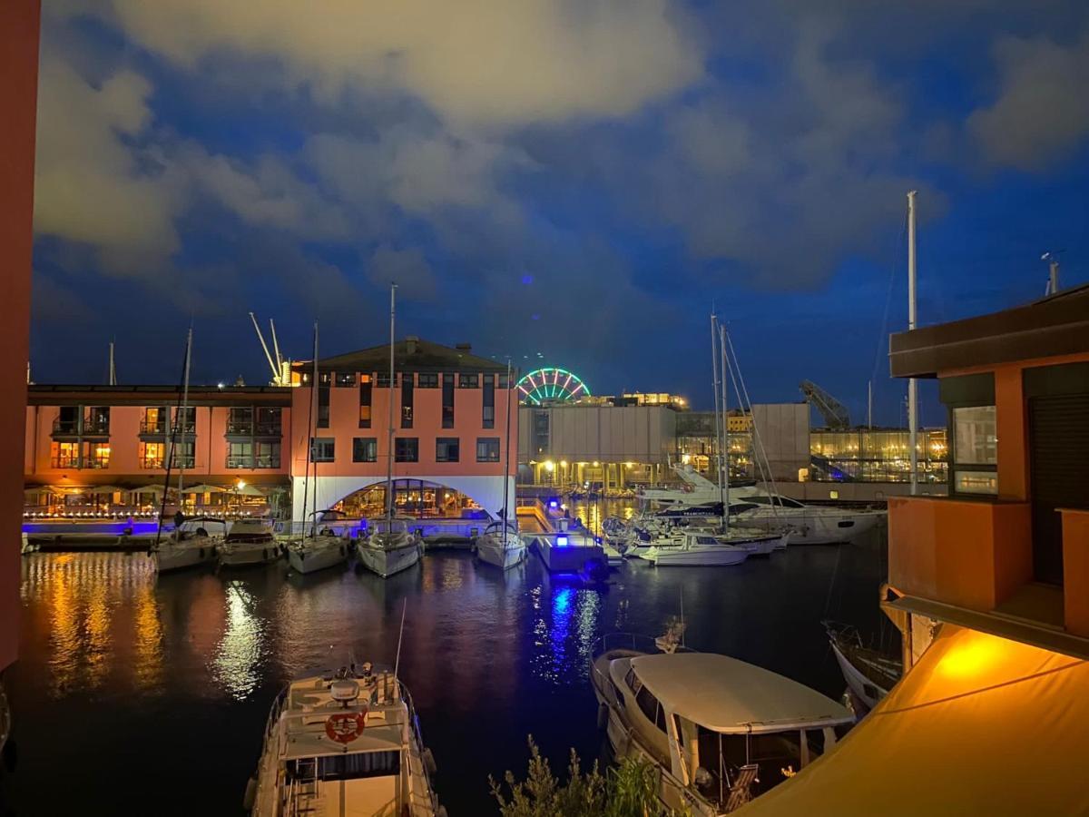 Le Finestre Sull'Acquario Apartment Genoa Bagian luar foto